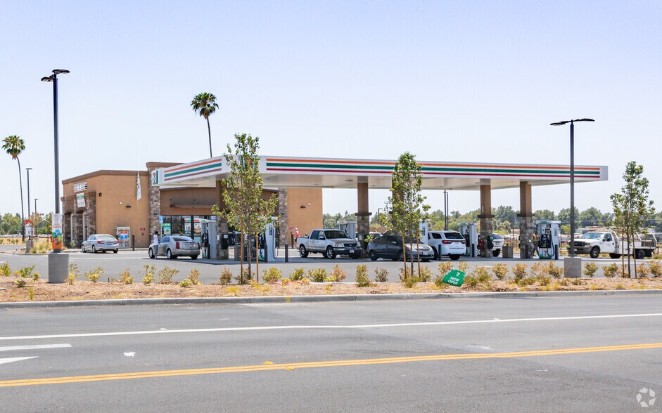 More Photos Of 1820 S San Jacinto Ave, San Jacinto Convenience Store For Sale