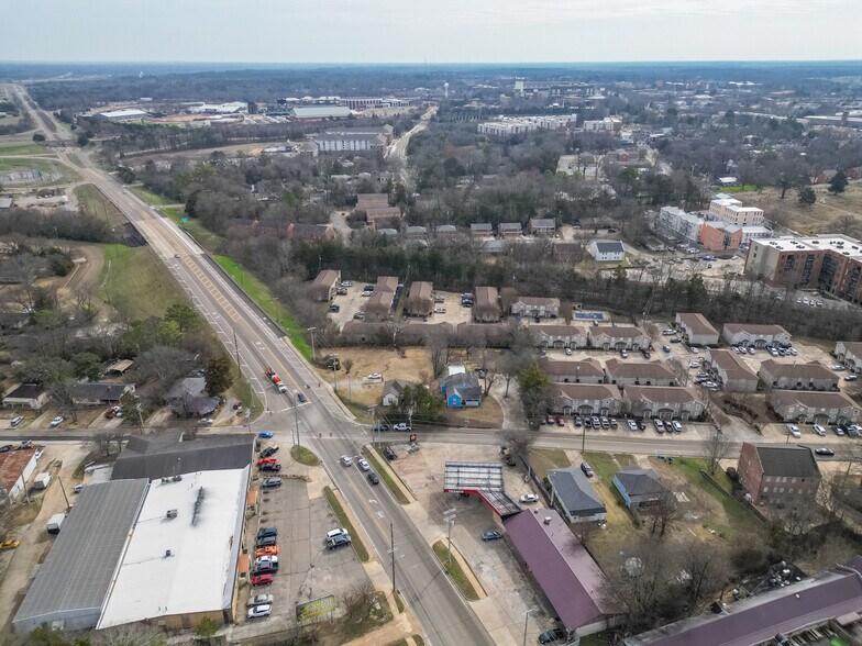 More Photos Of 128 Old West Point Rd, Starkville Daycare Center For Sale