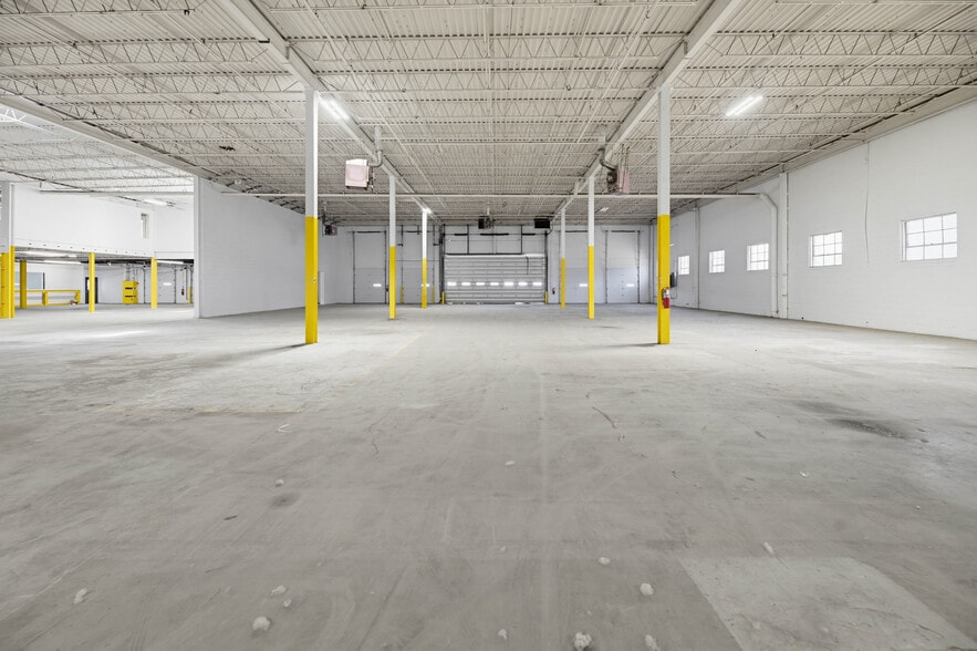 More Photos Of 83 Broad Ave, Fairview Warehouse For Lease