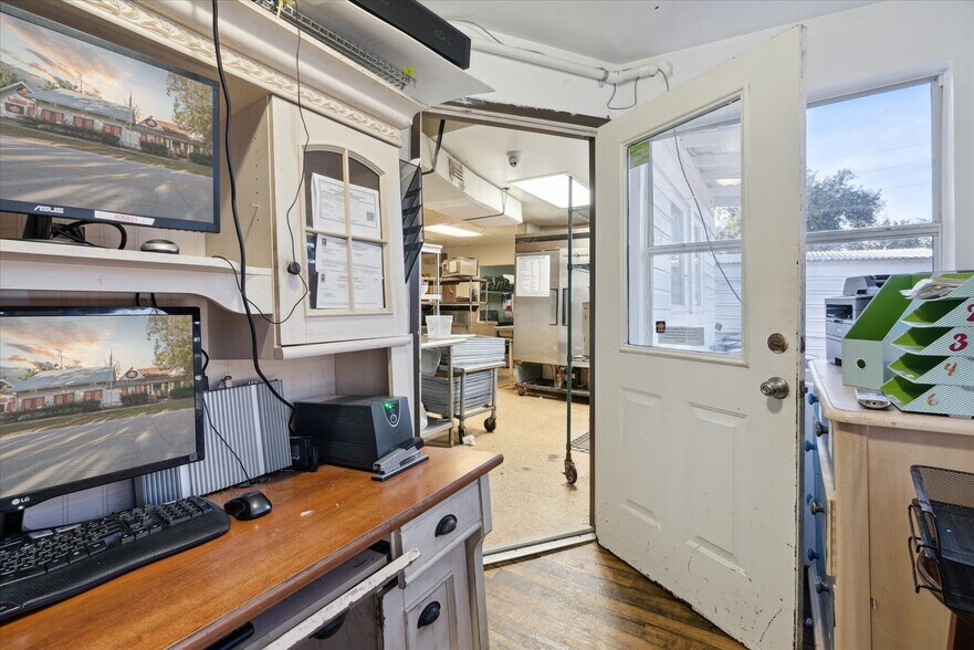 More Photos Of 115 NW 1st St, Trenton Restaurant For Sale