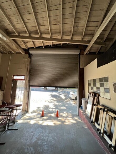 More Photos Of 2118 19th St, Sacramento Light Distribution For Lease