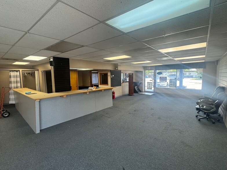More Photos Of 6399 Haines Rd, Saint Petersburg Freestanding For Lease