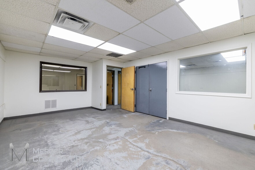 More Photos Of 400 Glade Ave, Oklahoma City Manufacturing For Lease