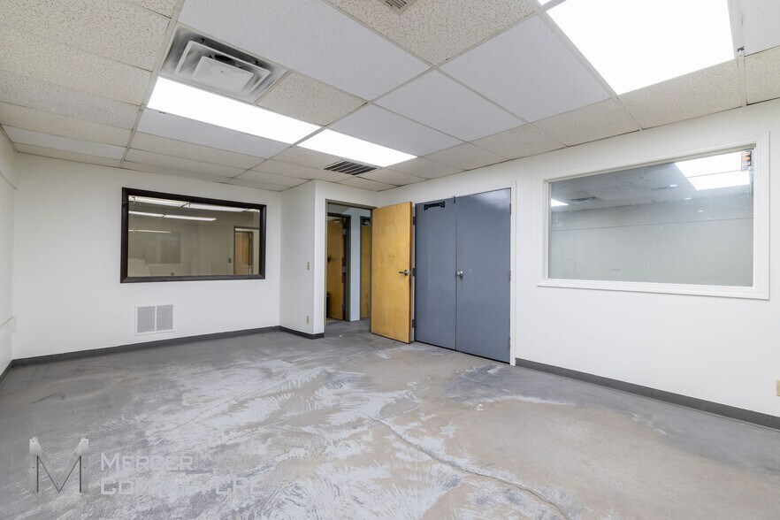 More Photos Of 400 Glade Ave, Oklahoma City Manufacturing For Lease