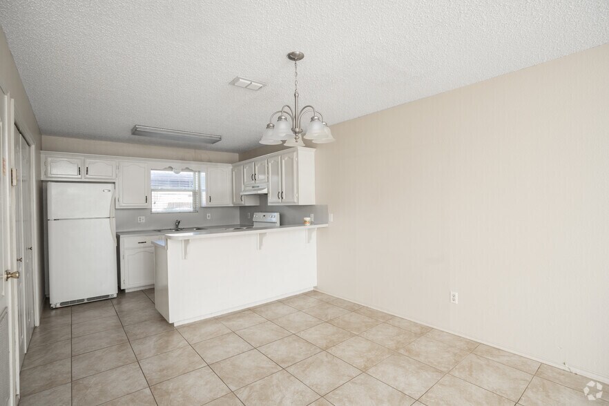 More Photos Of 2501 Hibiscus Ave, McAllen Apartments For Sale