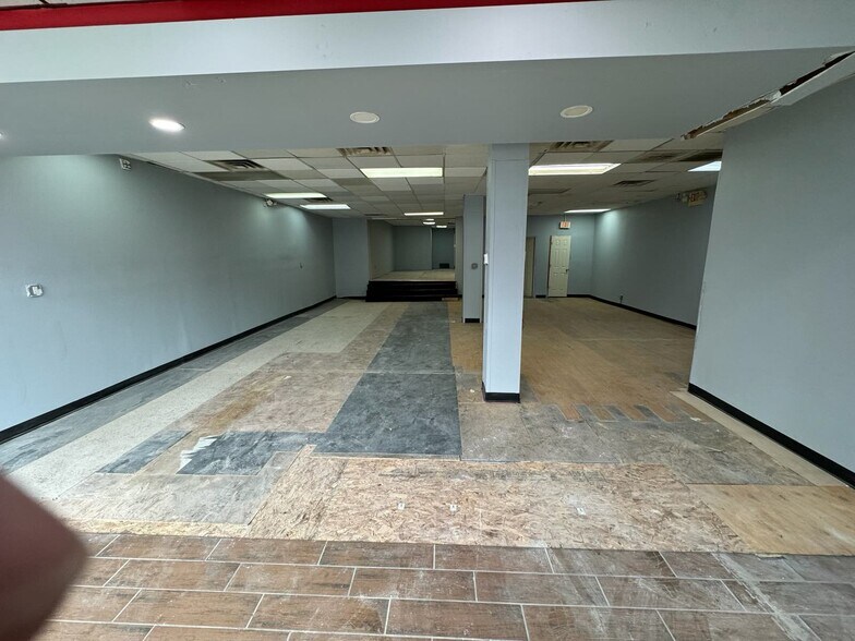 More Photos Of 1001-1003 Bergen St, Newark Storefront Retail Residential For Lease