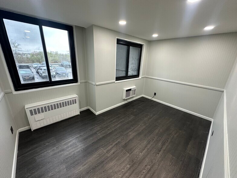 More Photos Of 711A-711D Seagirt Ave, Far Rockaway Coworking Space