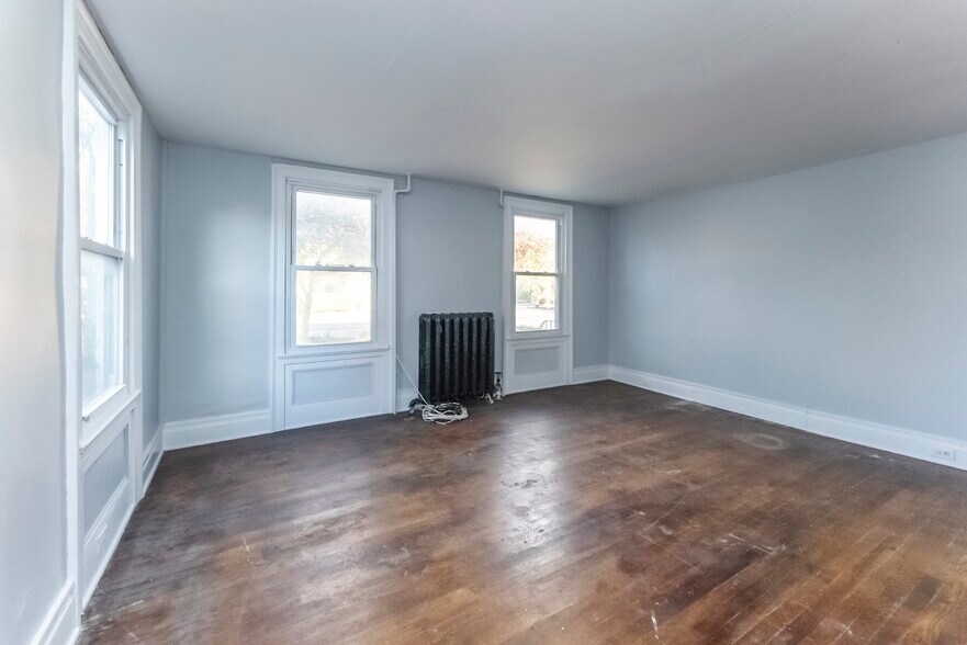 More Photos Of 180 Broadway, Port Ewen Storefront Retail Office For Sale