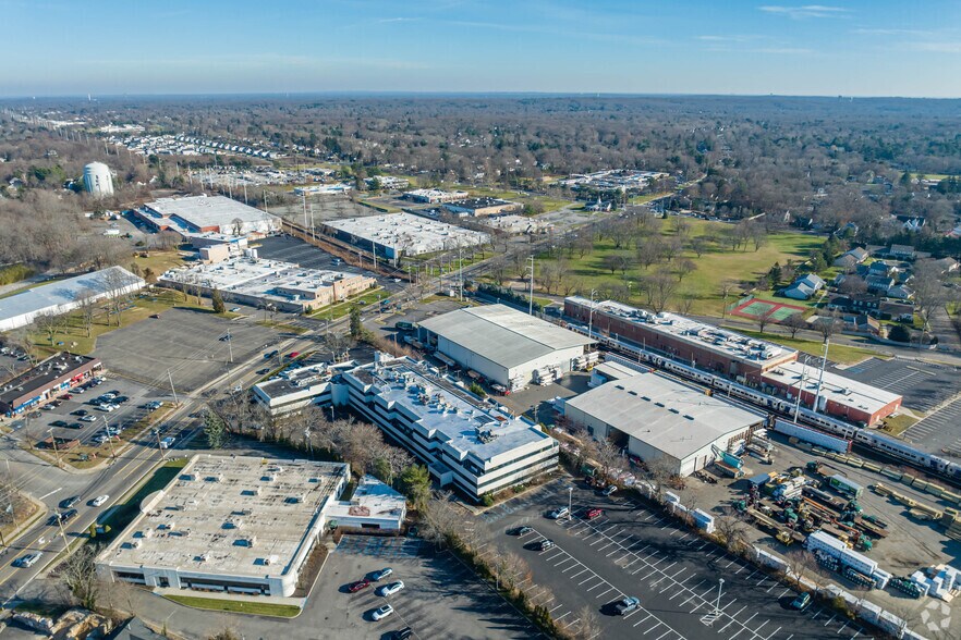 More Photos Of 775 Park Ave, Huntington Medical For Lease