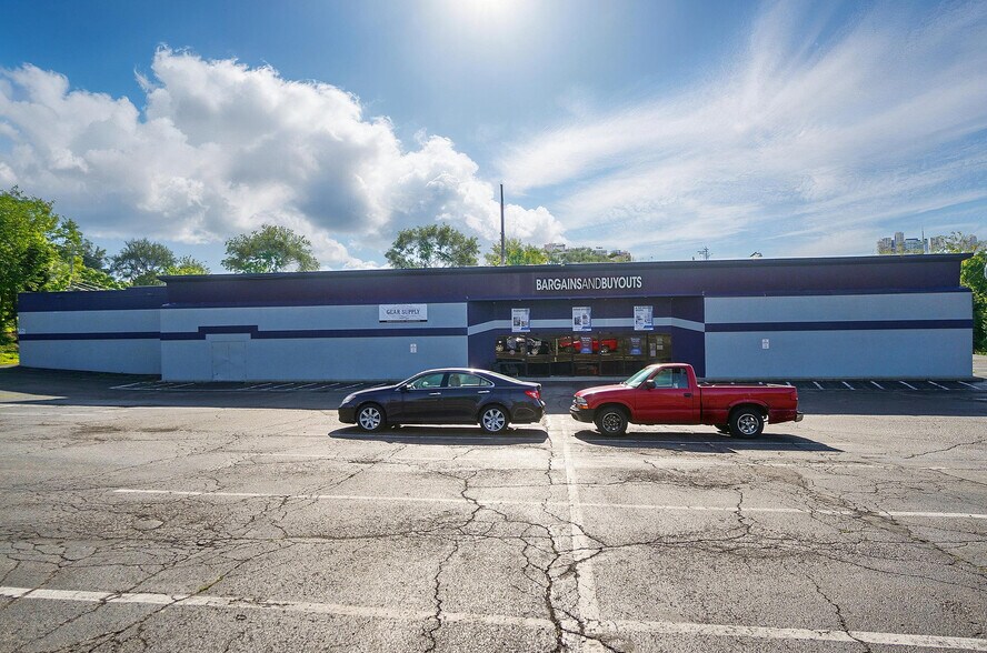 More Photos Of 50 Eswin St, Cincinnati Freestanding For Sale