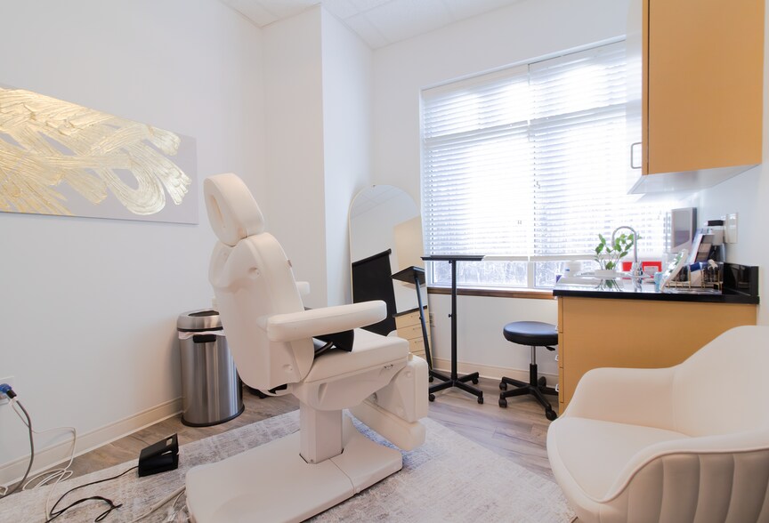 More Photos Of 160 MacGregor Pines Dr, Cary Medical For Sale