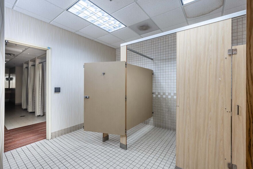 More Photos Of 300 Main St, East Rochester Medical For Lease