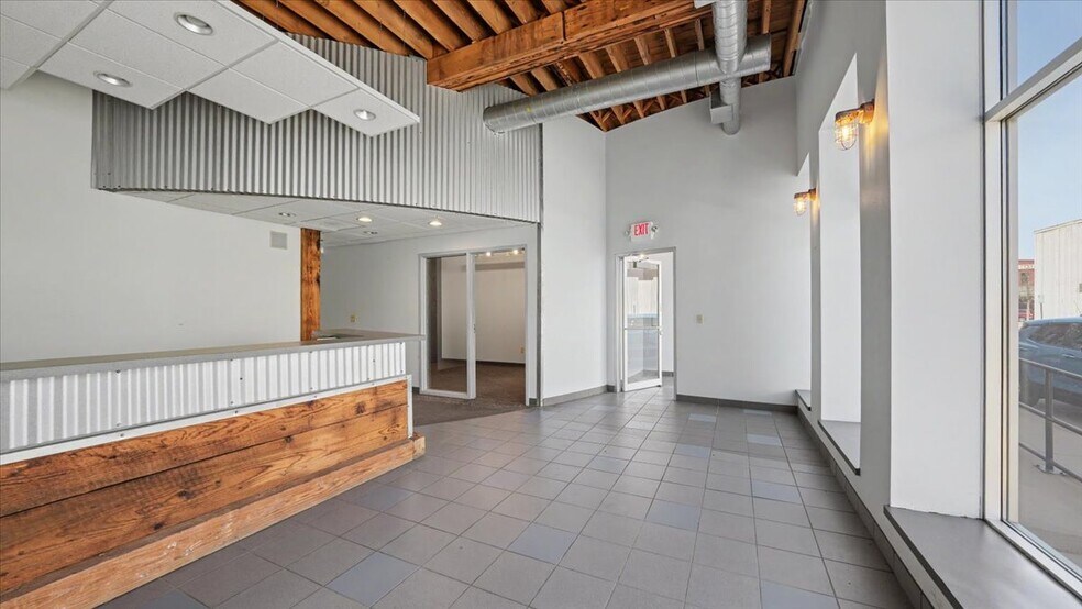 More Photos Of 102 Walnut St, Winona Office Residential For Sale