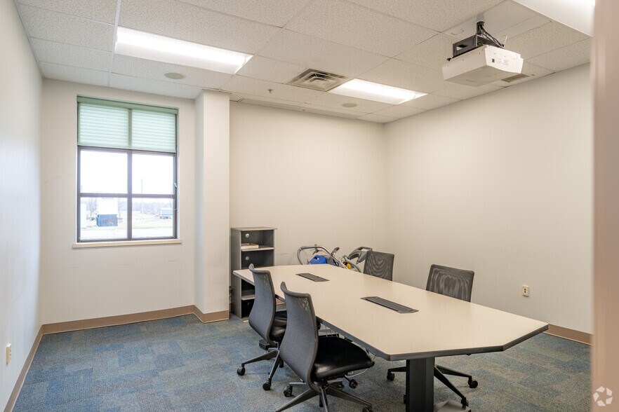 More Photos Of 20 Parker Ln, Perry Office For Sale