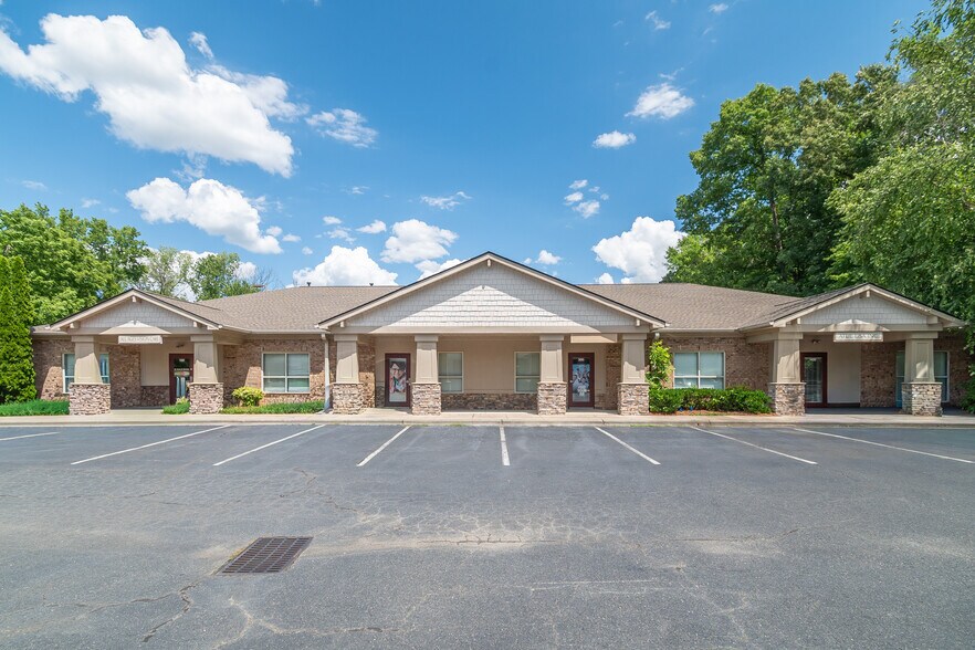 Primary Photo Of 6917 Shannon Willow Rd, Charlotte Office For Sale