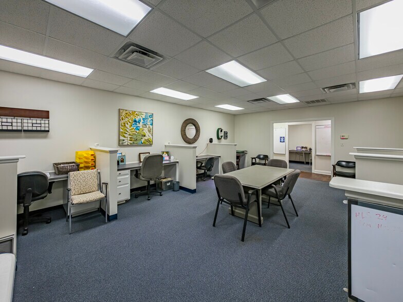 More Photos Of 1108 Gornto Rd, Valdosta Office For Sale