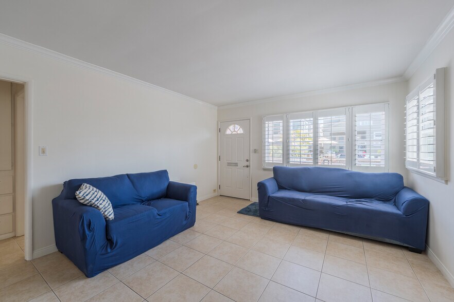 More Photos Of 71 19th St, Hermosa Beach Apartments For Sale