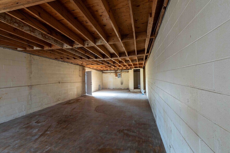 More Photos Of 8 2nd St, Aragon Apartments For Sale
