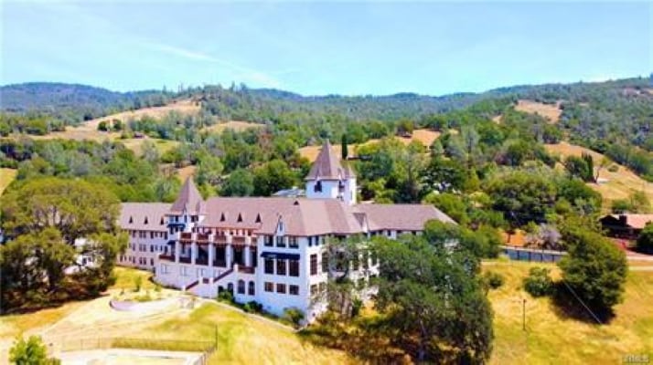 More Photos Of 3700 Country Club Dr, Lucerne Hotel For Sale