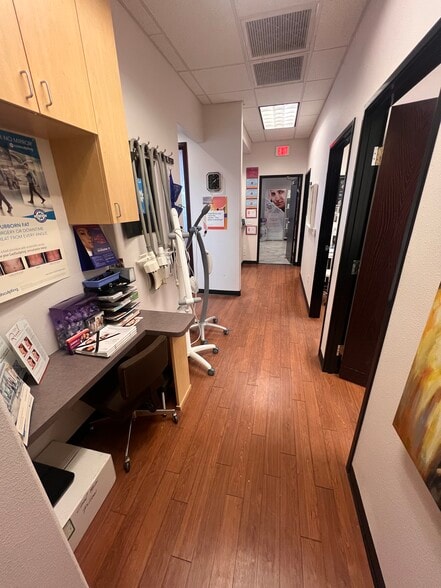 More Photos Of 8867 W Flamingo Rd, Las Vegas Office For Sale