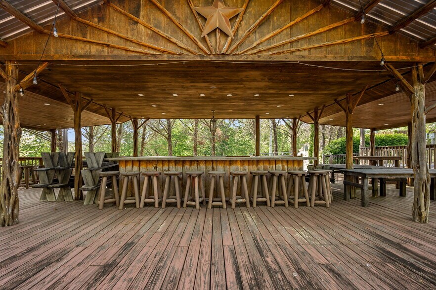 More Photos Of 7080 Dale Ridge Rd, Lancaster Convenience Store For Sale