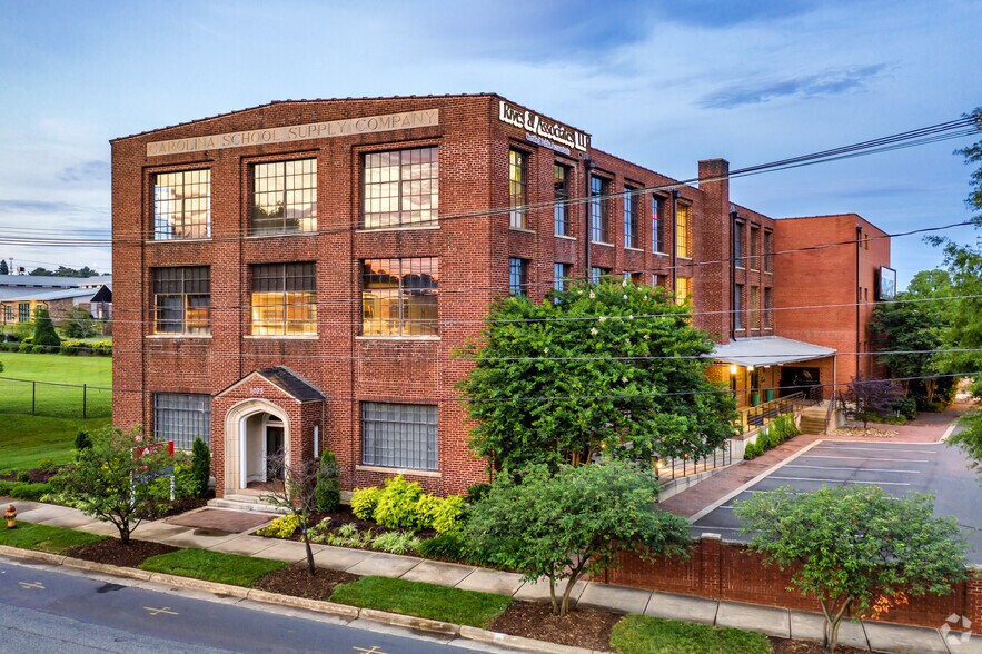 Primary Photo Of 1023 W Morehead St, Charlotte Office For Lease