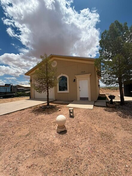 More Photos Of 13618 Emma Ln, El Paso Flex For Lease