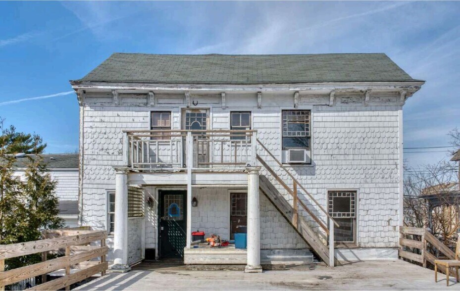 More Photos Of , Sag Harbor General Retail For Sale