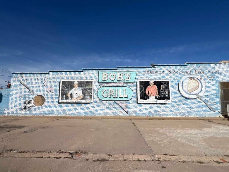 More Photos Of 221 S Main St, Blackwell Restaurant For Sale