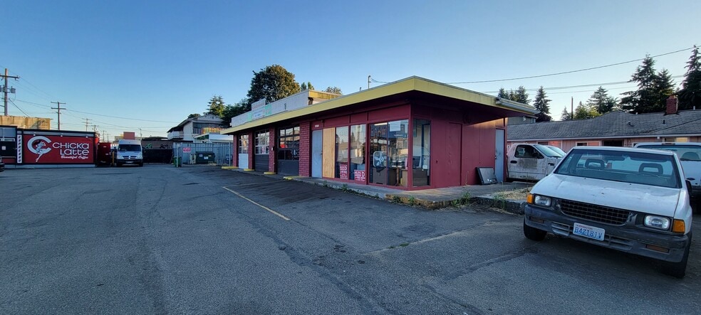More Photos Of 10735 Aurora Ave N, Seattle Auto Repair For Sale
