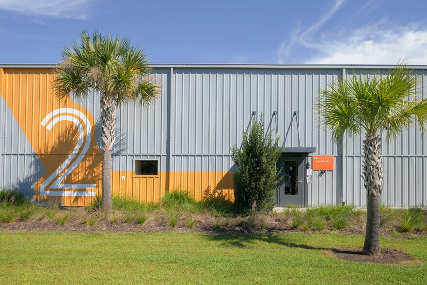 More Photos Of 1750 Signal Point Rd, Charleston Warehouse For Lease