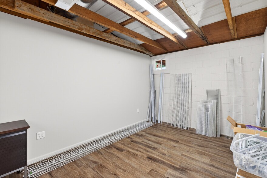 More Photos Of 332 S Howard Ave, Landrum Freestanding For Sale