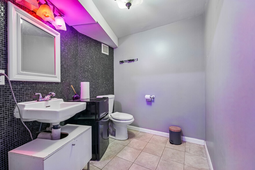 More Photos Of 271 Newark Ave, Jersey City Storefront Retail Residential For Sale