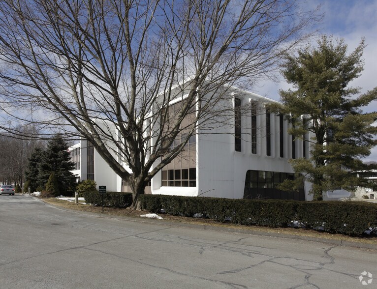 Primary Photo Of 3 High Ridge Park, Stamford Office For Lease