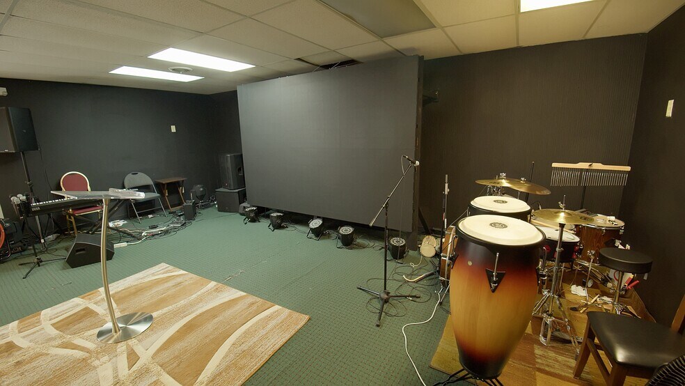 More Photos Of 3299 Northcrest Rd, Atlanta Office For Sale
