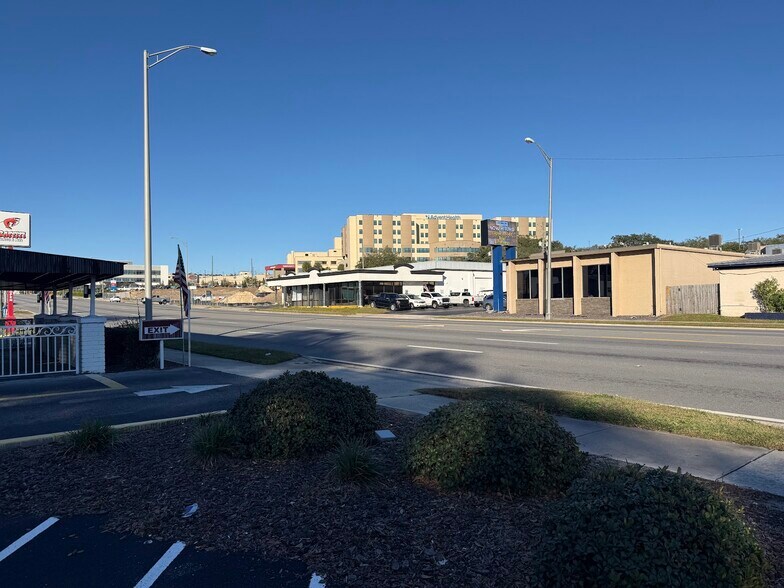 More Photos Of 1536 S Pine Ave, Ocala Fast Food For Lease