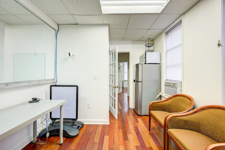 More Photos Of 12015 Liberty Ave, South Richmond Hill Storefront Retail Office For Lease