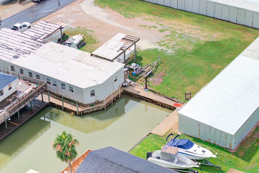 More Photos Of 205 Marine Way, Freeport Self Storage For Sale