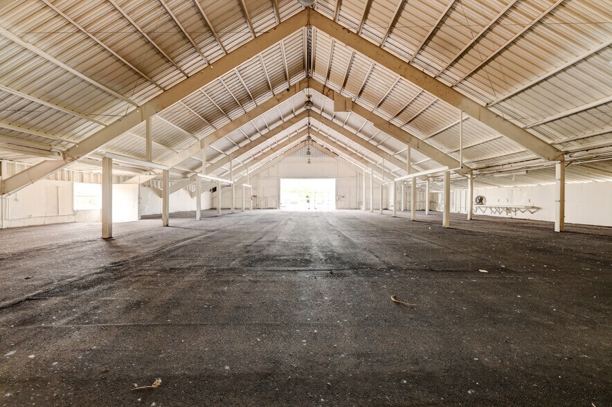 More Photos Of 17250 SW Railroad Ave, Indiantown Manufacturing For Sale