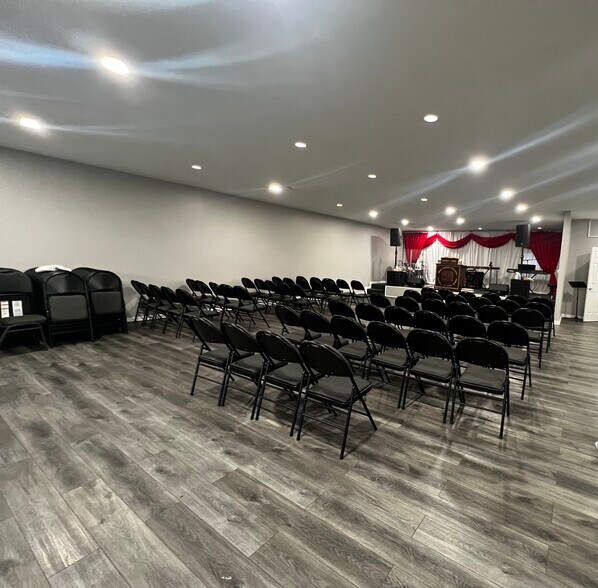 More Photos Of 1309 NW Radial Hwy, Omaha Manufacturing For Sale