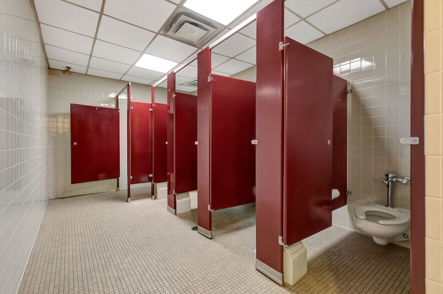 More Photos Of 913 Lebanon St, Monroe Lodge Meeting Hall For Sale