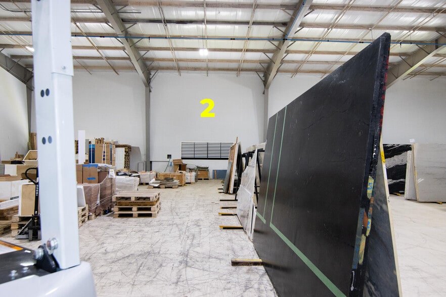 More Photos Of 1921 5th Ave S, Saint Petersburg Warehouse For Lease