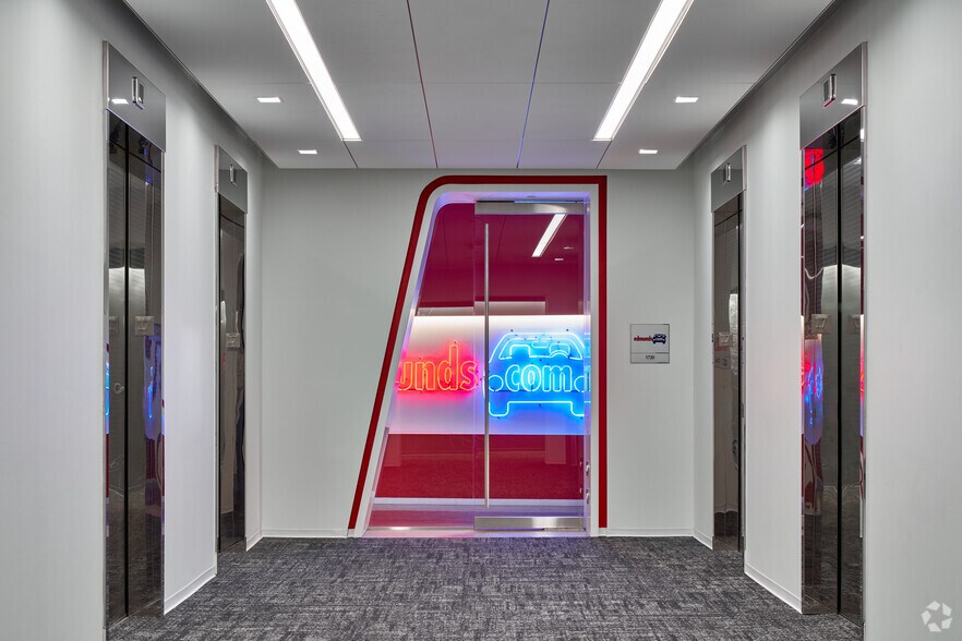 More Photos Of 150 W Jefferson Ave, Detroit Office For Lease