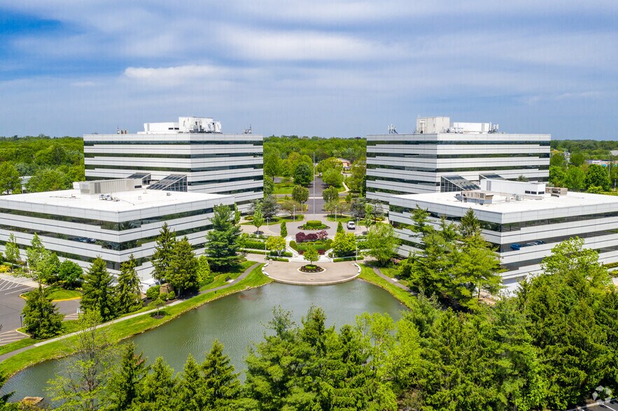 More Photos Of 6000 Midlantic Dr, Mount Laurel Office For Lease