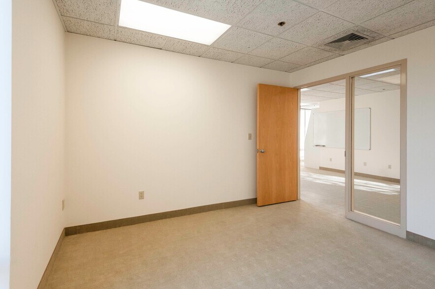 More Photos Of 333 North Ave, Wakefield Office For Sale