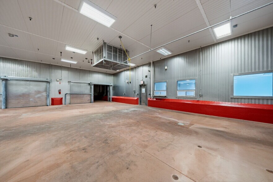 More Photos Of 3737 N Broadway, Saint Louis Refrigeration Cold Storage For Lease
