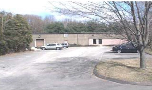Primary Photo Of 71 Weid Dr, Naugatuck Manufacturing For Sale