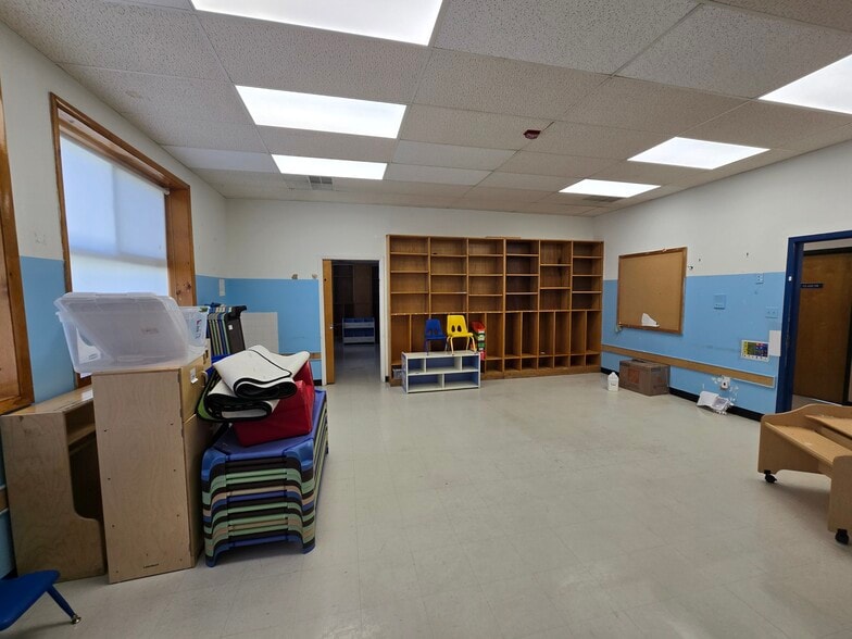 More Photos Of 80 Woodrow Rd, Staten Island Daycare Center For Lease
