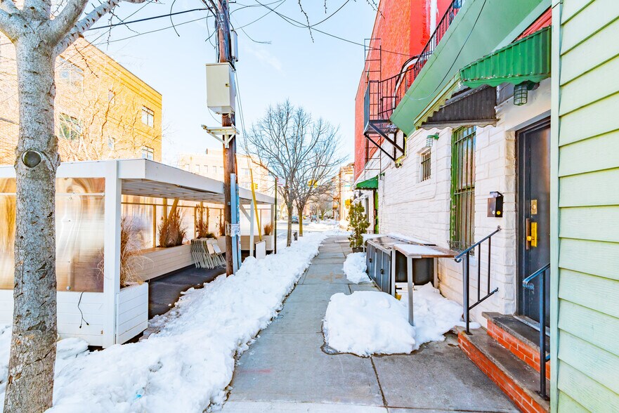 More Photos Of 47 Franklin St, Brooklyn Apartments For Sale