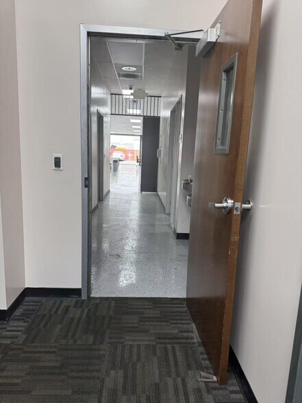 More Photos Of 407 Mathew St, Santa Clara Manufacturing For Sale